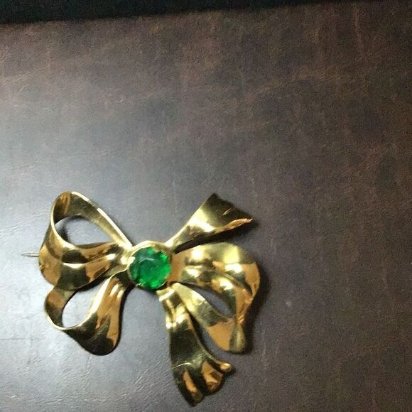 Vintage goldtone bowl with green stone ￼ - Picture 2 of 3